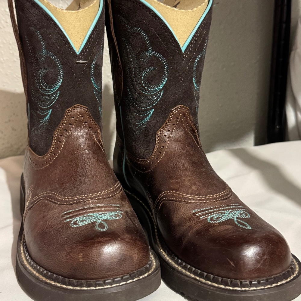 Ariat women boots